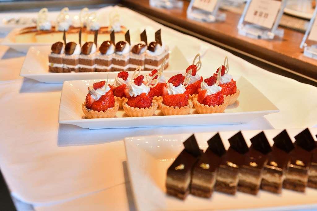 Nagoya Prince Hotel Sky Tower Nhà hàng bức ảnh Petit fours