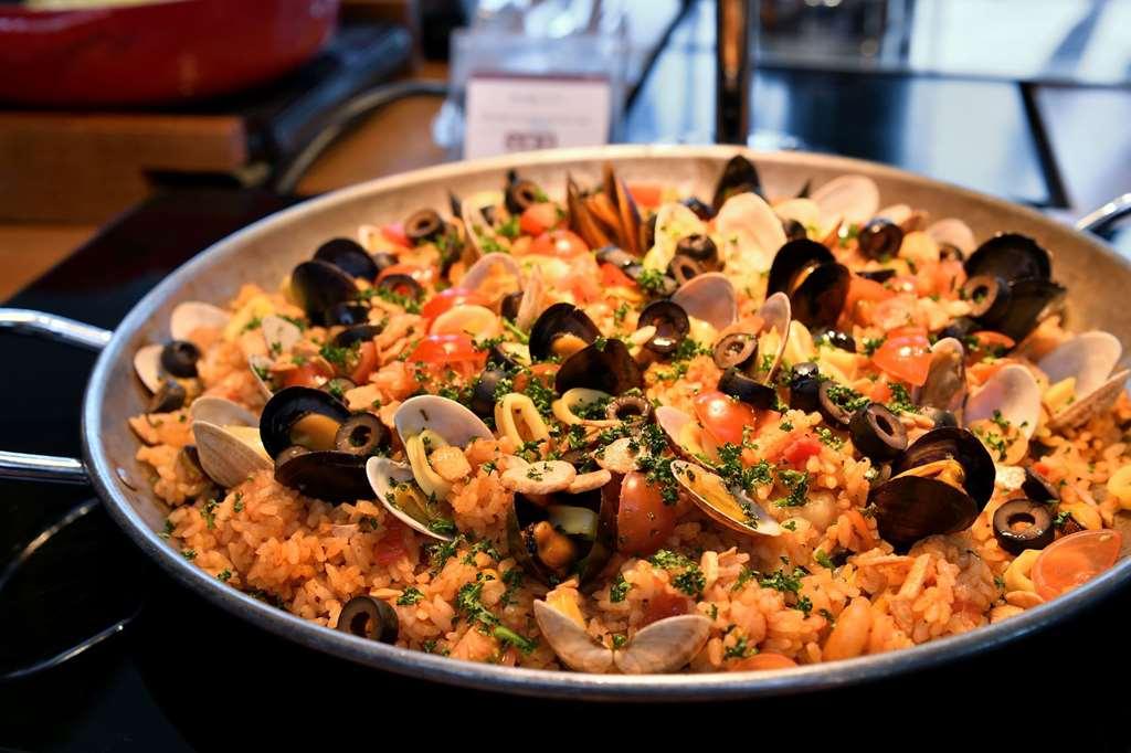 Nagoya Prince Hotel Sky Tower Nhà hàng bức ảnh Seafood paella