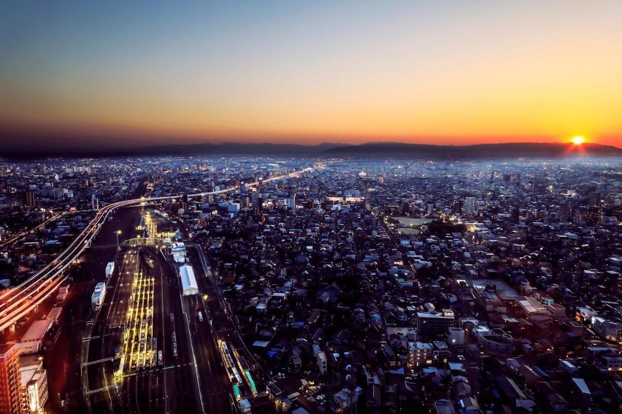 Nagoya Prince Hotel Sky Tower Ngoại thất bức ảnh Aerial view of the city at sunset